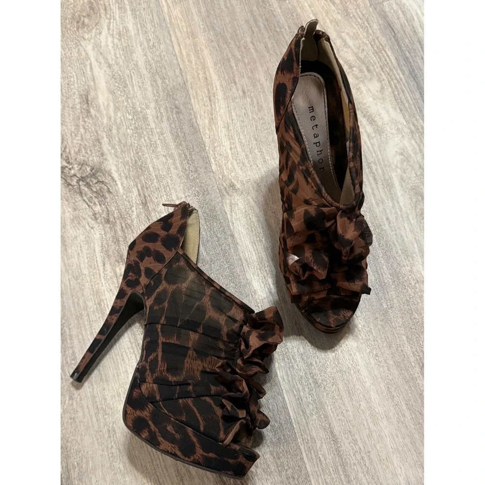 Metaphor‎ Blakely Leopard Print Ruffle Mesh Peep Toe Platform Heels Brown 6.5